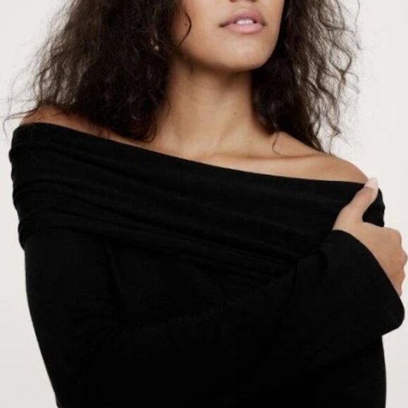 NWT Banana Republic Wool-Blend Off the Shoulder Black Top - Size Small - Picture 3 of 7